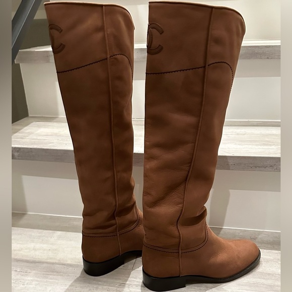 Beautiful Chanel riding boots in excellent condition. - Picture 2 of 13